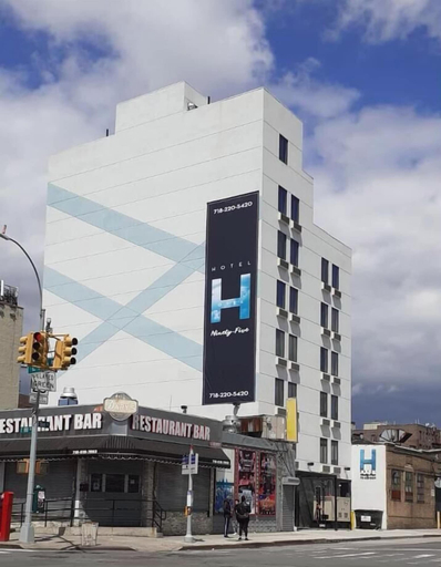 Exterior & Views 1, Hotel Ninety Five Fordham / St. Barnabas Hospital, New York