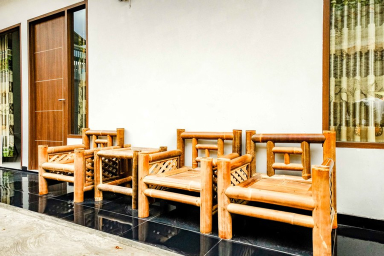 Public Area 4, Rudi Rooms near Stasiun Cikarang Mitra RedDoorz, Cikarang