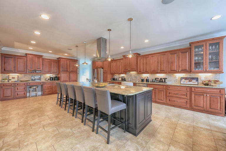 Food & Drinks, Theretreat Expansive NC Lake-front Home With View Pool Dock, Lincoln