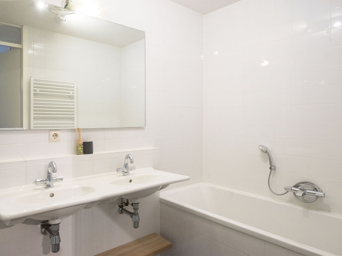 Bathroom 4, Apartment in Den Haag for 4 Person, Den Haag
