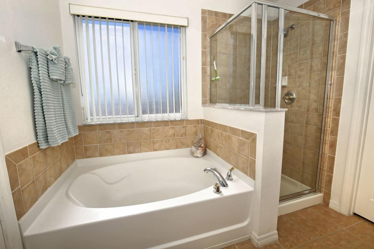 Bathroom 5, 4 Bed With Game Room 4 Bedroom Villa, Polk