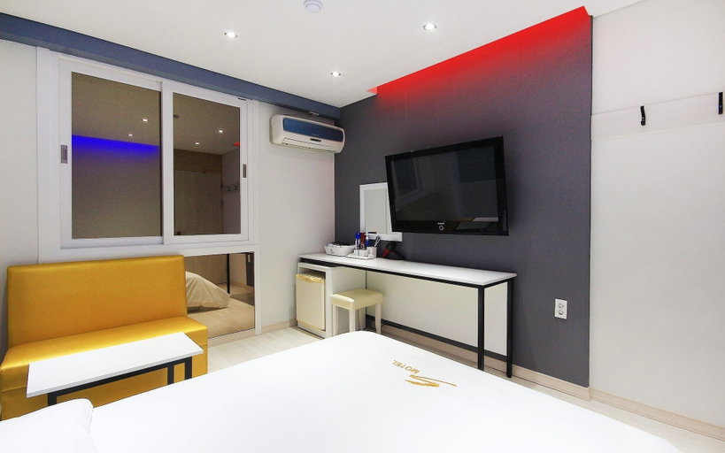 Bedroom, Naju S, Naju