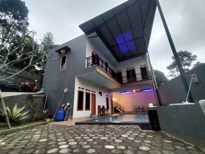 Exterior & Views 1, Villa Rumah HC Puncak, Bogor