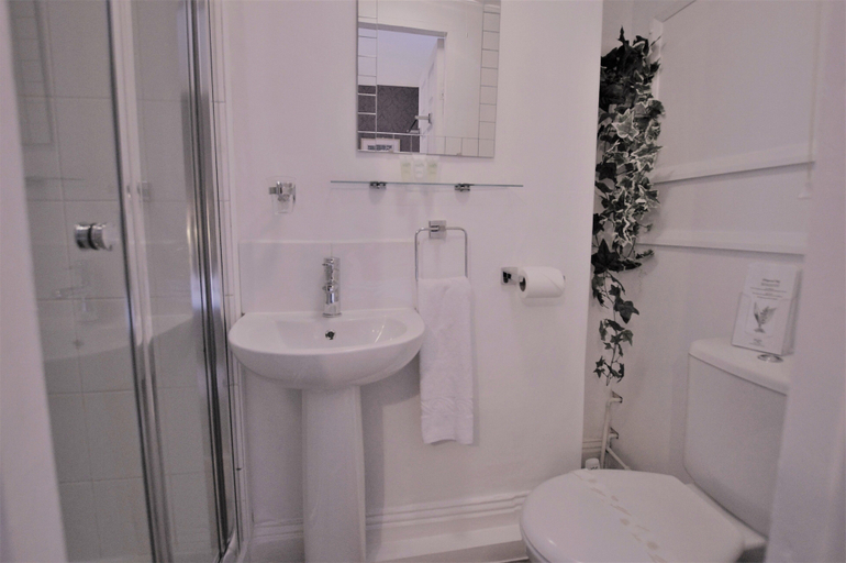 Bathroom, 4 bedroom town house, Cumbria