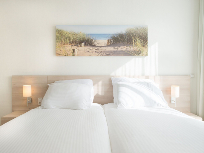 Bedroom 2, Modern apartment near the beach, Den Haag