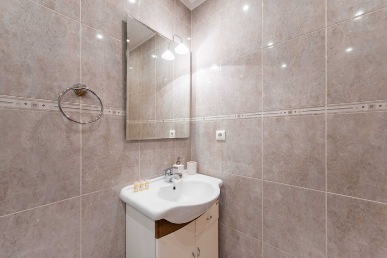 Bathroom 4, GuestReady - Amaryllis Apartment, Porto
