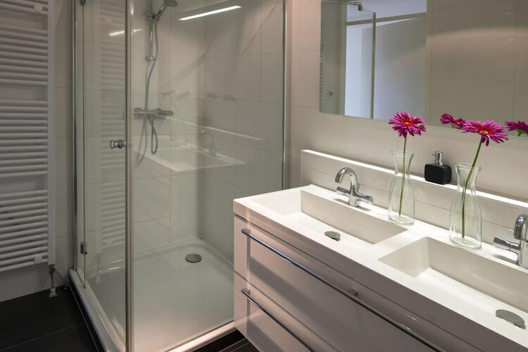 Bathroom, Modern Apartment in Den Haag, The Hague
