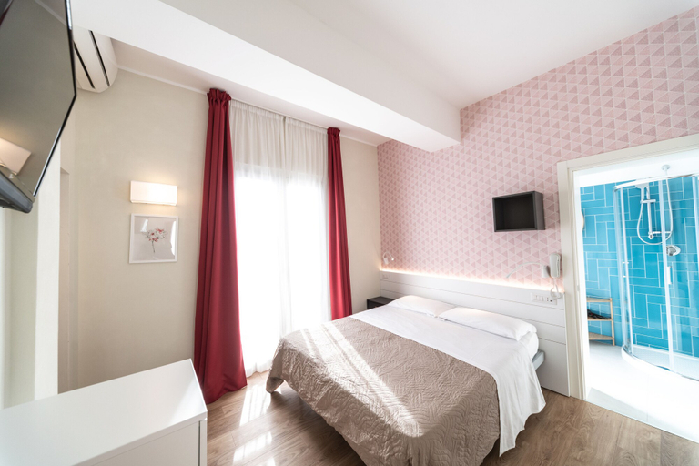Bedroom 5, Hotel Kiss, Rimini