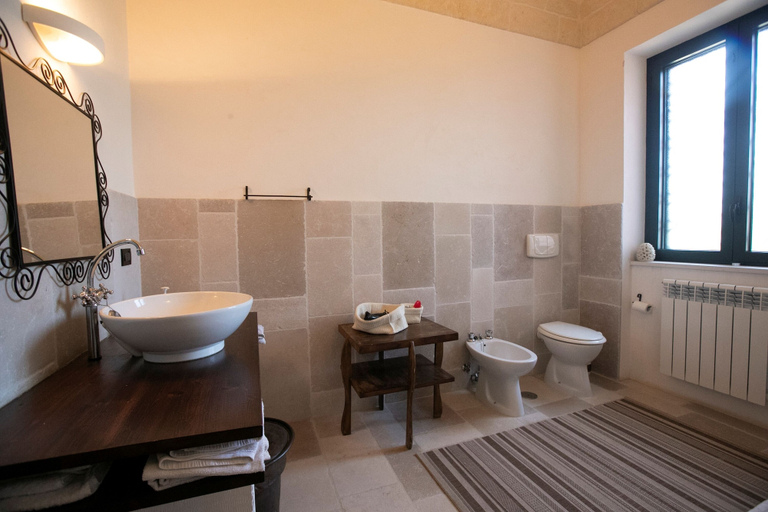 Bathroom 3, Villa San Salvatore, Brindisi