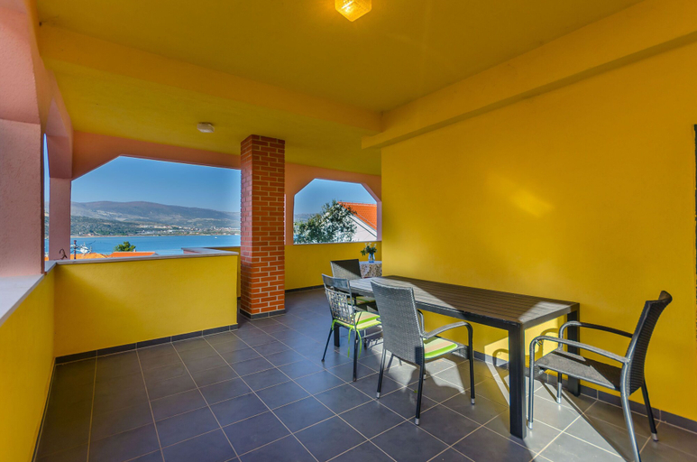 Others 5, Villa Cosy, Trogir