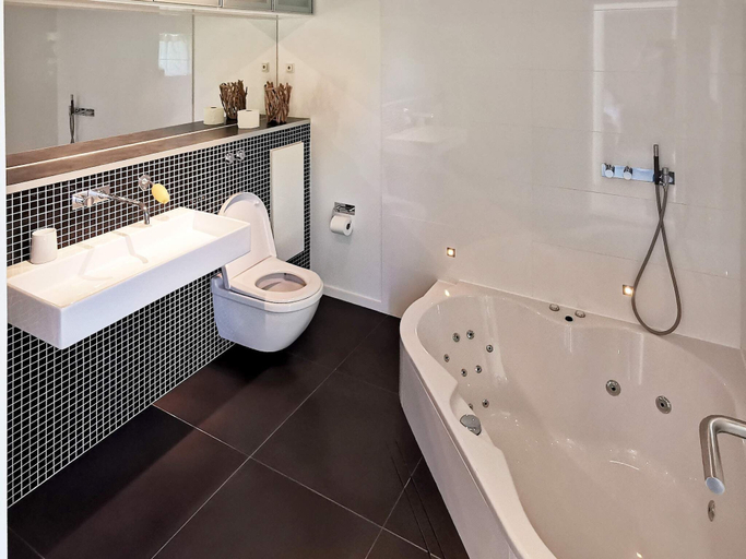 Bathroom 5, 4 Star Holiday Home in Gilleleje, Gribskov