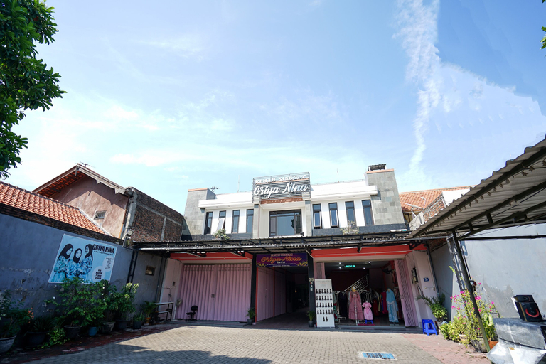 Exterior & Views 1, Griya Nina Syariah, Surabaya