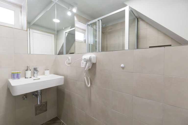 Bathroom 5, Cozy Montalbano Studios by Irundo, Rovinj
