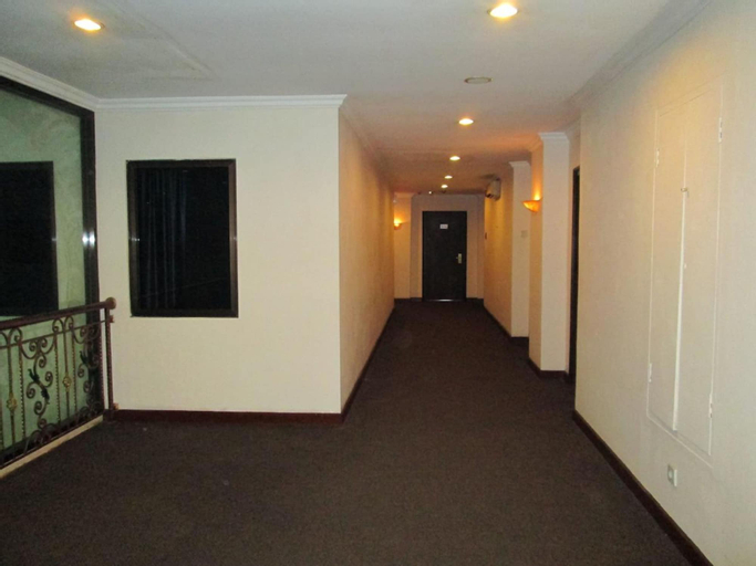 Public Area 21