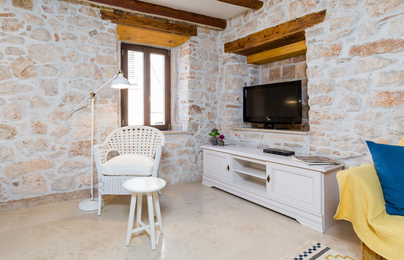 Others 4, DeAmicis Studios by Irundo, Rovinj