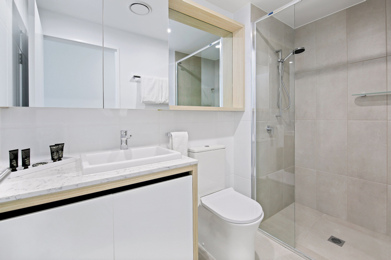 Bathroom 18