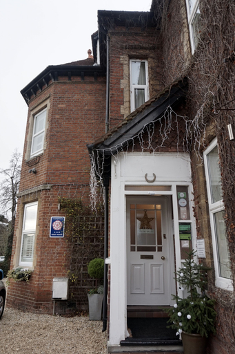 Exterior & Views, Lakeside Guest House, Oxfordshire