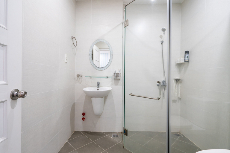 Bathroom 3, SAKI APARTHOTEL 3, District 7