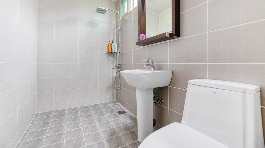 Bathroom 3, Yeosu Haegaram House Pension, Yeosu