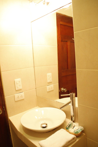 Bathroom 5, El Dorado Classic Hotel, Maynas