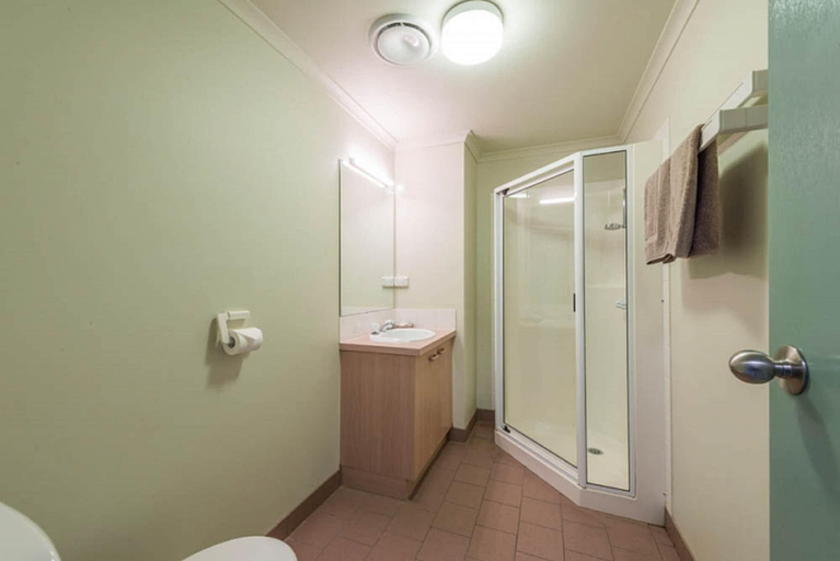 Bathroom 4, Falls Creek Country Club, Falls Creek Alpine Resort