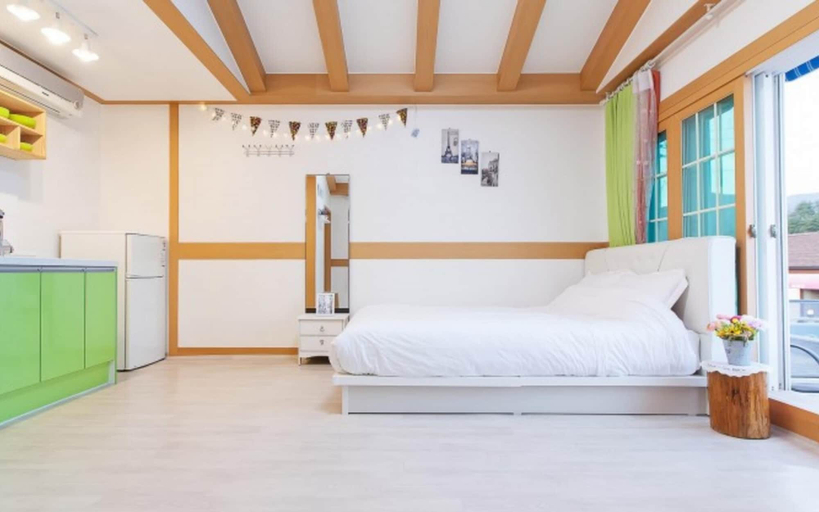 Bedroom 3, Namhae Hanwoori Pension, Namhae