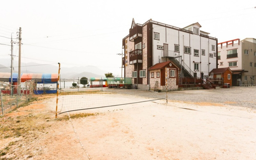 Exterior & Views 2, Tongyeong Hwanggeumbada Pension, Tongyeong