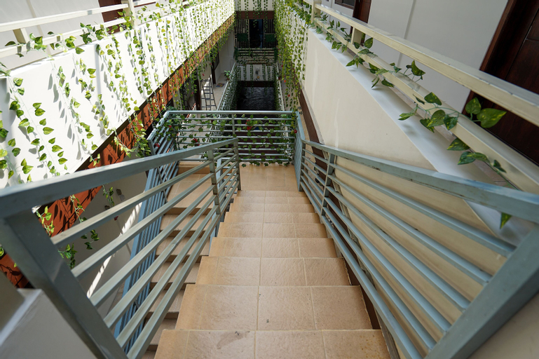 Public Area 4, Griya Nina Syariah, Surabaya