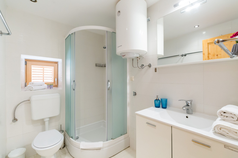 Bathroom 2, DeAmicis Studios by Irundo, Rovinj