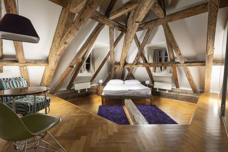 Bedroom 3, Golden Three Crowns, Praha 1