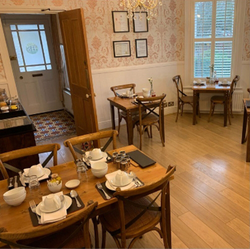 Food & Drinks 5, Lakeside Guest House, Oxfordshire