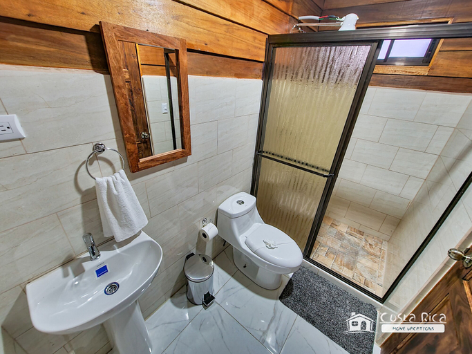 Bathroom 3, Sunset Arenal House, San Ramón