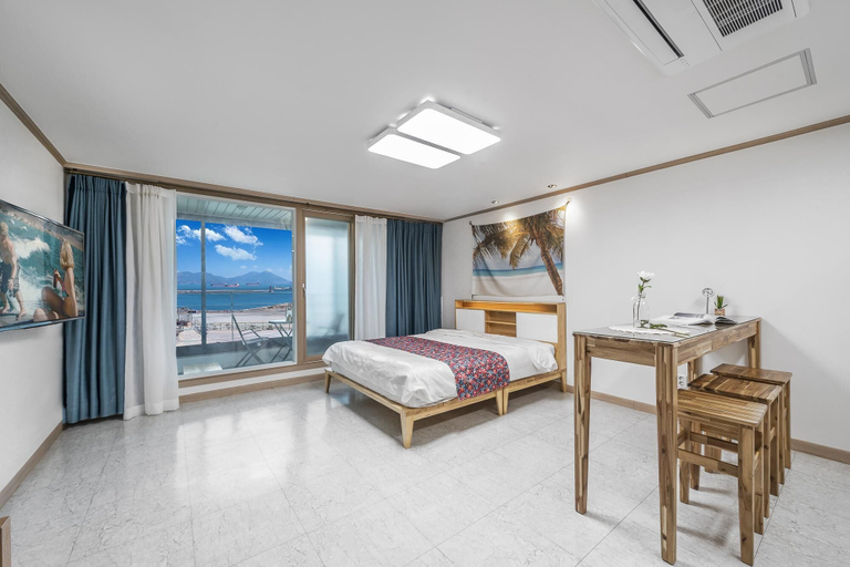 Bedroom 1, Yeosu Haedenview Pension, Yeosu