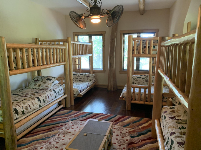 Bedroom 3, Alligator Alley Six Bedroom House, Liberty