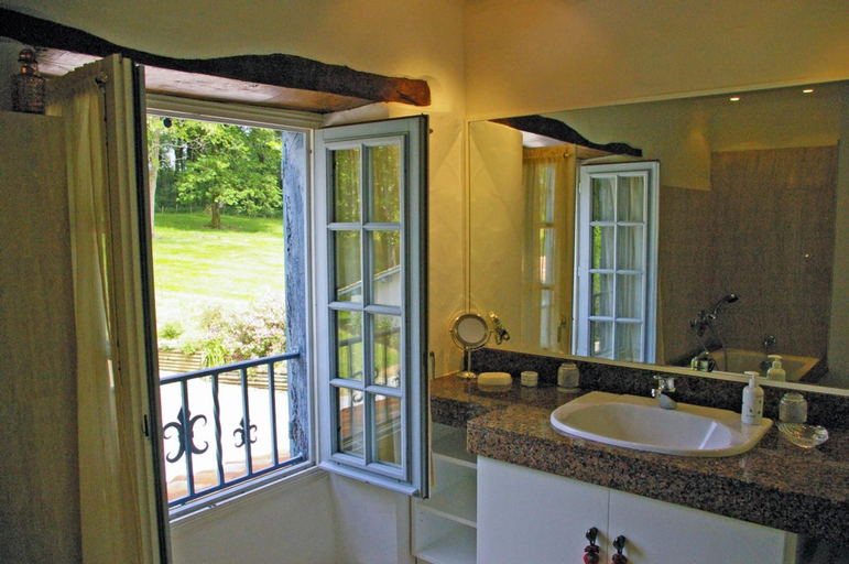 Bathroom 4, BIDACHUNA, Pyrénées-Atlantiques