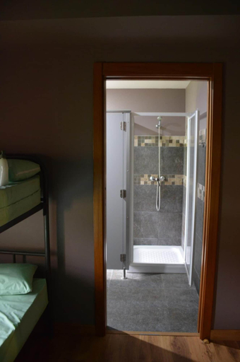 Bedroom 2, Albergue de Arrojo, Asturias
