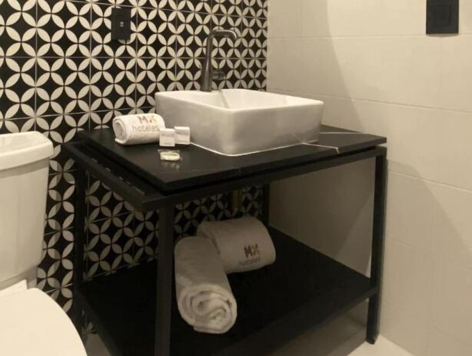 Bathroom 4, Hotel MX mas centro CDMX, Trademark Collection by Wyndham, Mexico City
