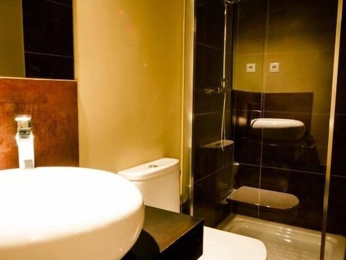 Bathroom 4, Hacienda La Coracera, Madrid