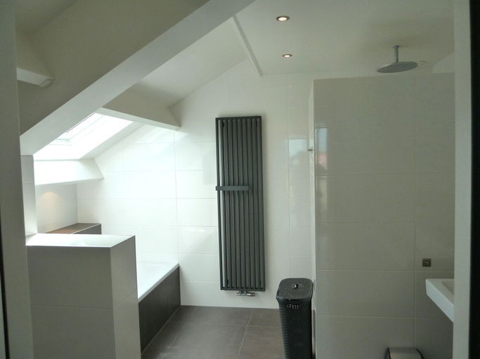 Bathroom 3, Kamperland Apartments, Noord-Beveland