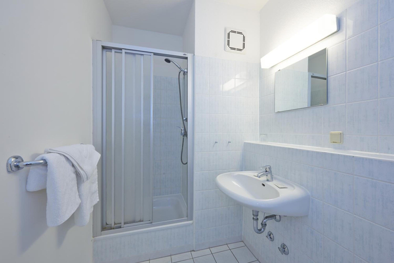 Bathroom 4, Alpha Apparthotel leipzig-Rotha, Leipzig
