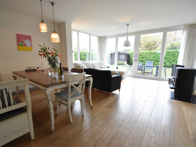 Others 5, Bungalow in Kamperland near Water Sports, Noord-Beveland