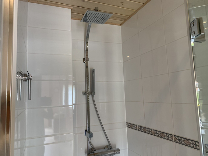 Bathroom 4, Apartment in Zoutelande near the Beach, Veere