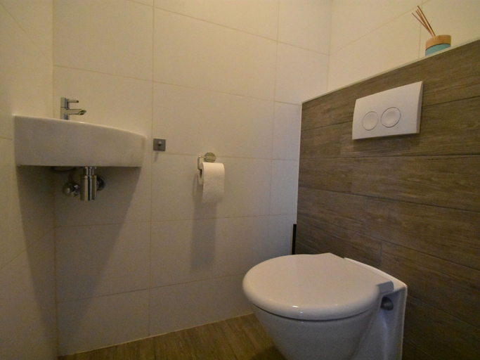 Bathroom 3, Bungalow near Veerse Meer with Private Garden, Noord-Beveland