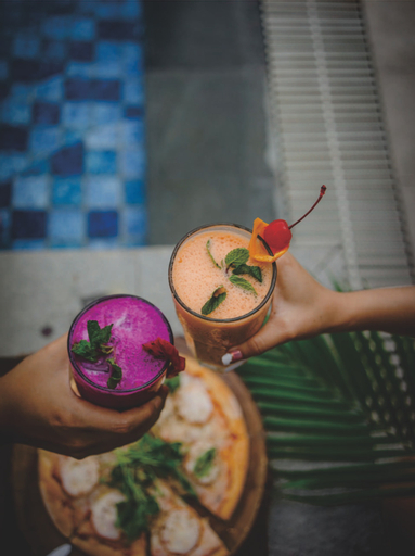 Food & Drinks 16
