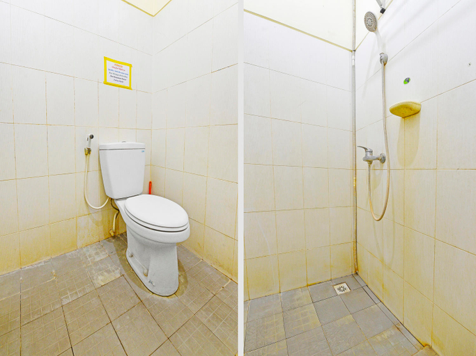 Bathroom 4, Capital O 91406 Agus Jaya Residence, Denpasar