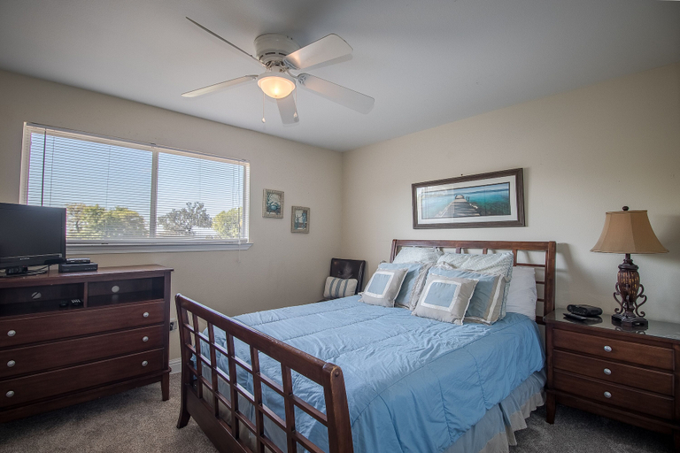 Bedroom 3, Oak Shores 66, Harrison