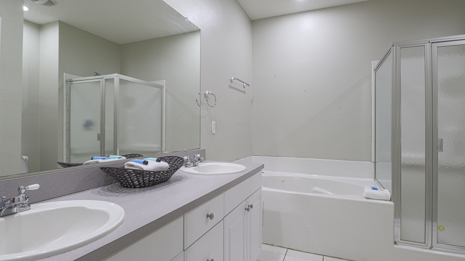 Bathroom 4, Legacy Villa 1505, Harrison