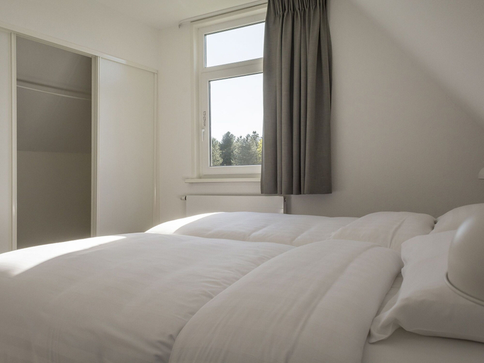 Bedroom 2, Family Texel Stay w Garden, Texel
