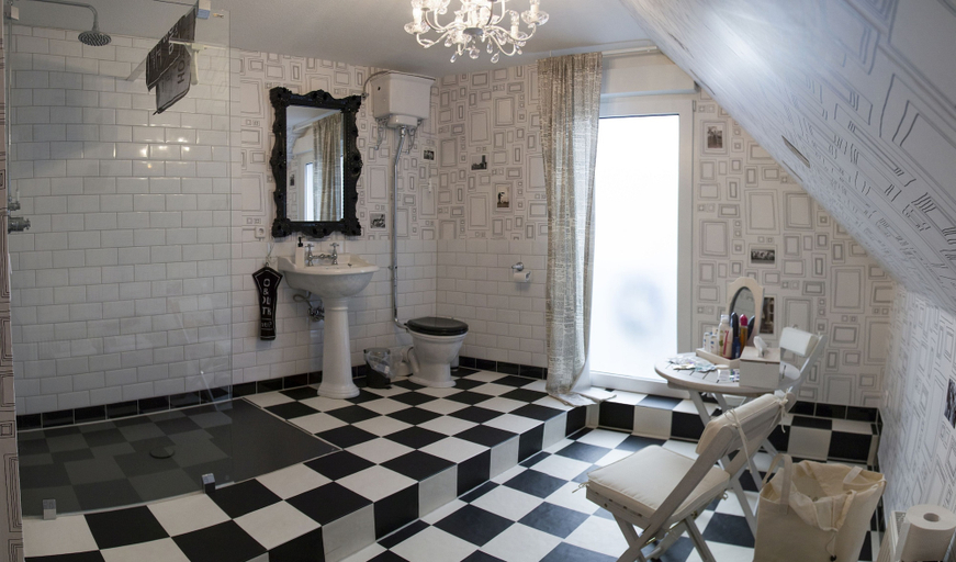 Bathroom 5, Three B's Bed and Breakfast, Osnabrück