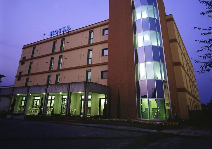 Exterior & Views 2, Hotel Nuovo Sole HNS, Verona
